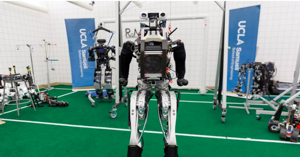 Google DeepMind Dạy Rô-bốt Tí Hon Chơi Bóng Đá